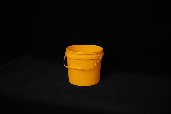 Các thùng nhựa tái sử dụng không chứa BPA với tay cầm để lưu trữ thực phẩm hoặc sơn